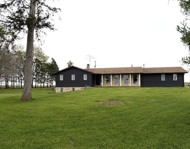 329 Wren Avenue, Ackley, IA 50601
