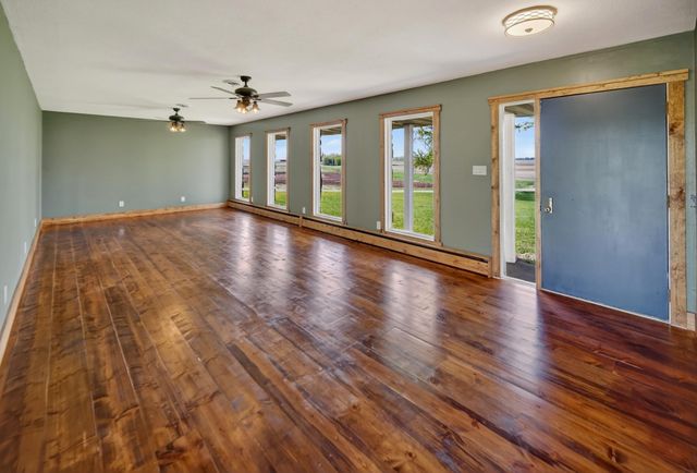 329 Wren Avenue, Ackley, IA 50601