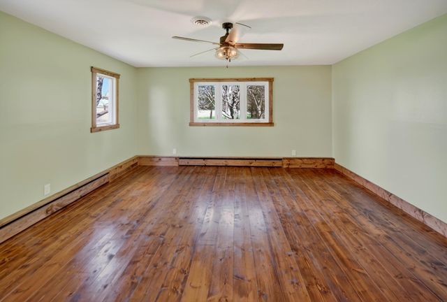 329 Wren Avenue, Ackley, IA 50601