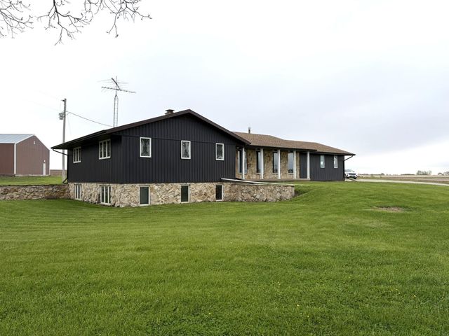 329 Wren Avenue, Ackley, IA 50601