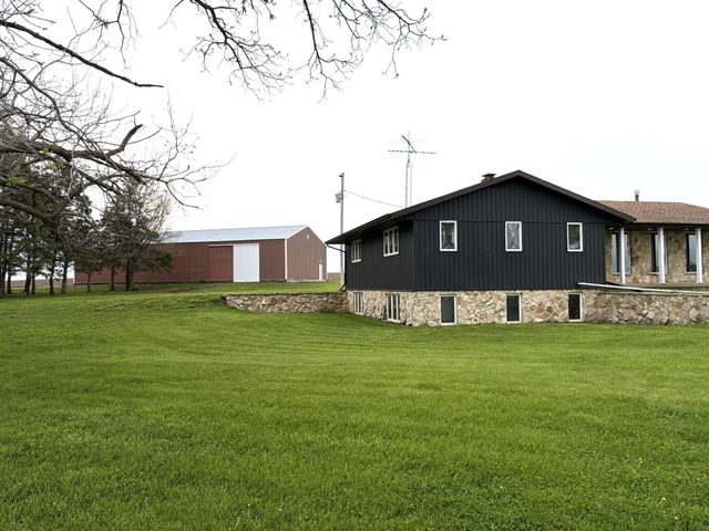 329 Wren Avenue, Ackley, IA 50601