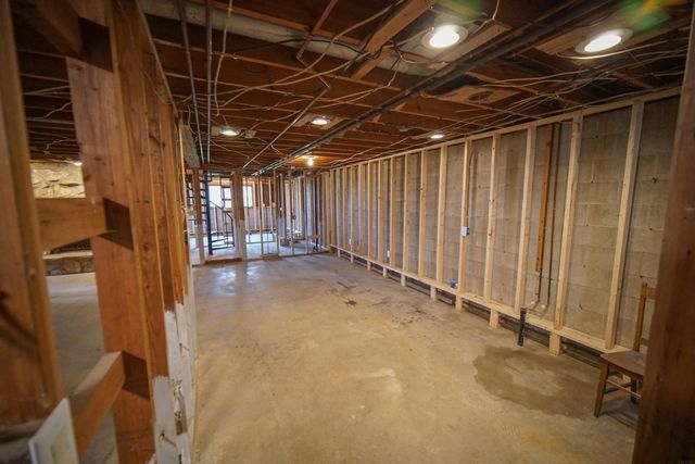 329 Wren Avenue, Ackley, IA 50601