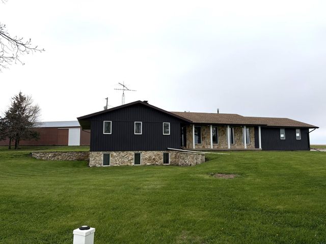 329 Wren Avenue, Ackley, IA 50601