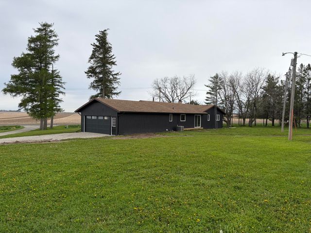 329 Wren Avenue, Ackley, IA 50601