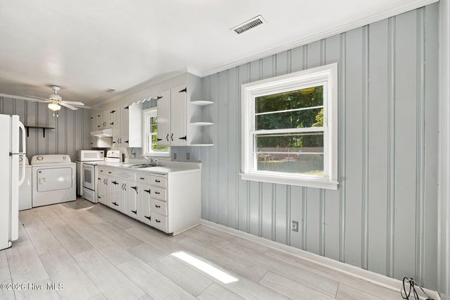 232 Wood Dale Drive, Wilmington, NC 28403