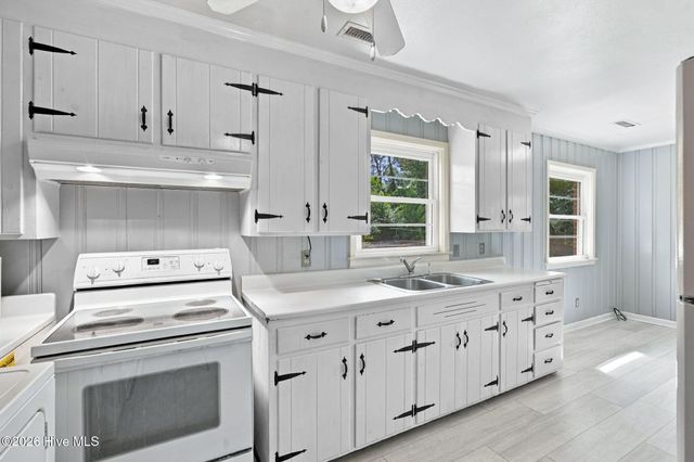 232 Wood Dale Drive, Wilmington, NC 28403