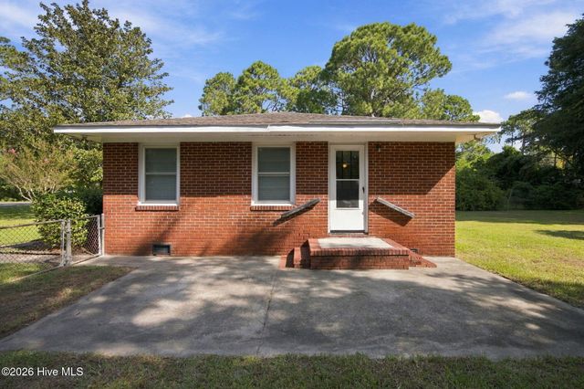 232 Wood Dale Drive, Wilmington, NC 28403
