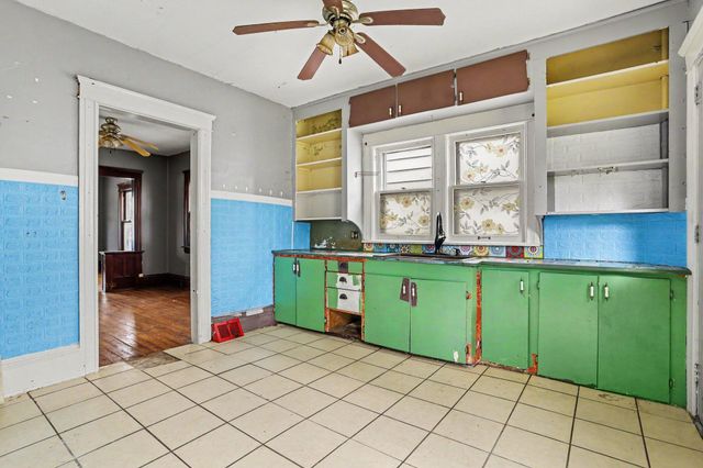 55 Mckinley Avenue S, Battle Creek City, MI 49017