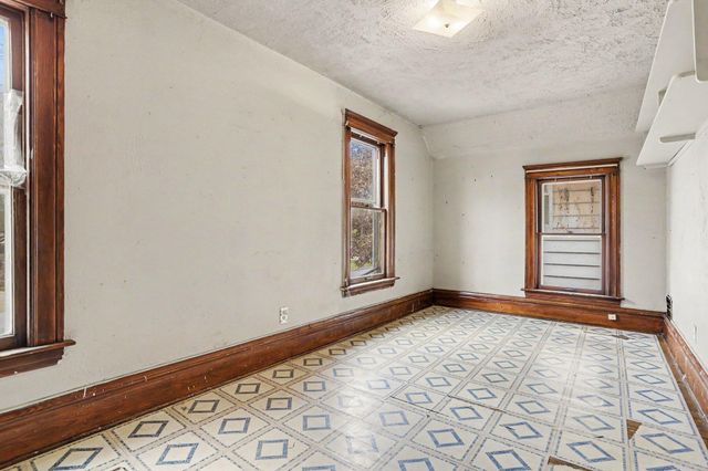 55 Mckinley Avenue S, Battle Creek City, MI 49017