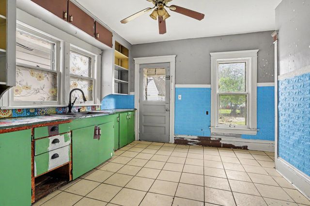 55 Mckinley Avenue S, Battle Creek City, MI 49017