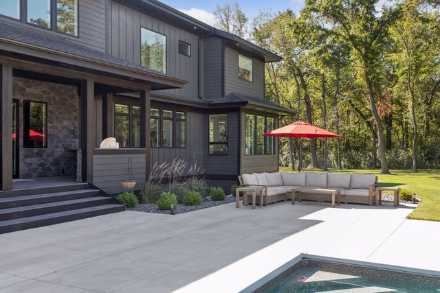 5255 Pagenhart Lane SW, Rochester Twp, MN 55902