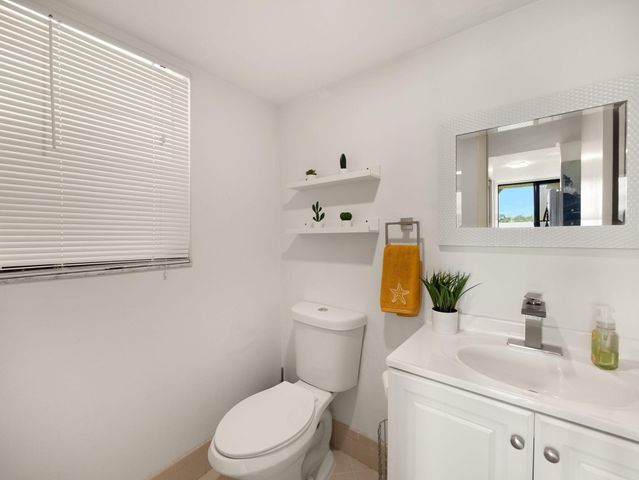 3550 Blue Lake Drive 402, Pompano Beach, FL 33064
