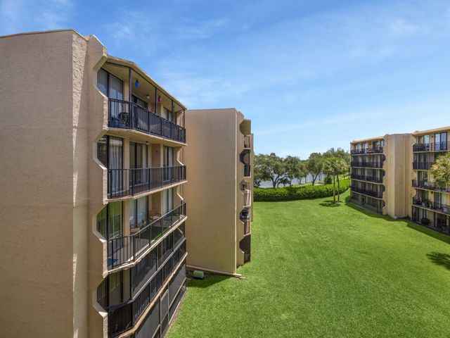 3550 Blue Lake Drive 402, Pompano Beach, FL 33064
