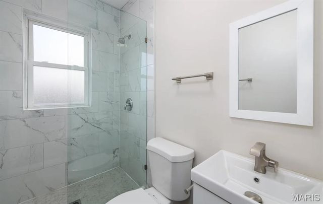 7389 Maple Avenue, Maplewood, MO 63143