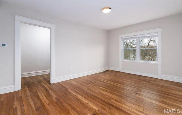 7389 Maple Avenue, Maplewood, MO 63143