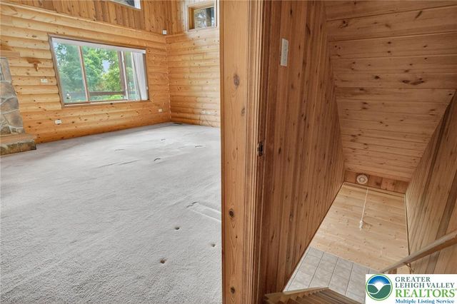 109 Lawrence Drive, Chestnuthill Twp, PA 18330