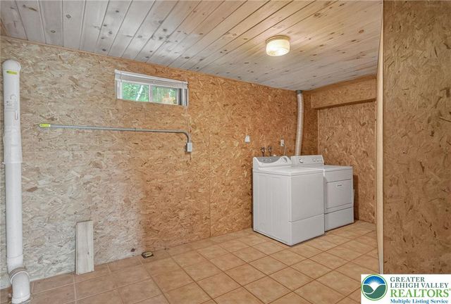 109 Lawrence Drive, Chestnuthill Twp, PA 18330