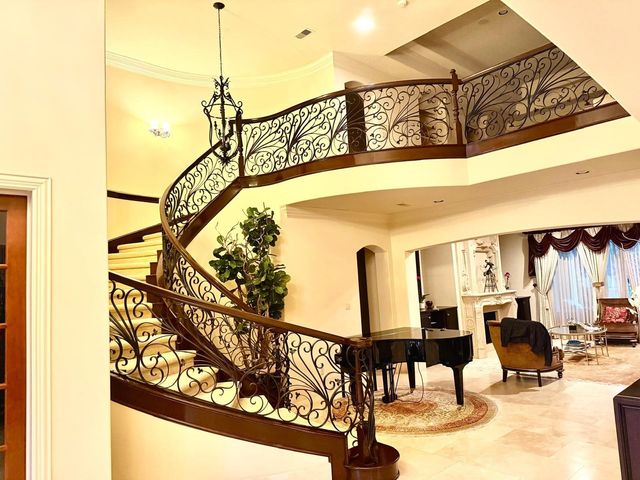 2111 Diamond Spring Drive, Houston, TX 77077