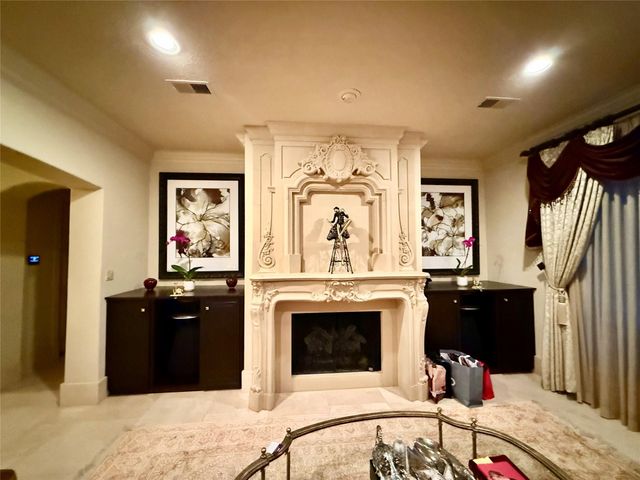 2111 Diamond Spring Drive, Houston, TX 77077