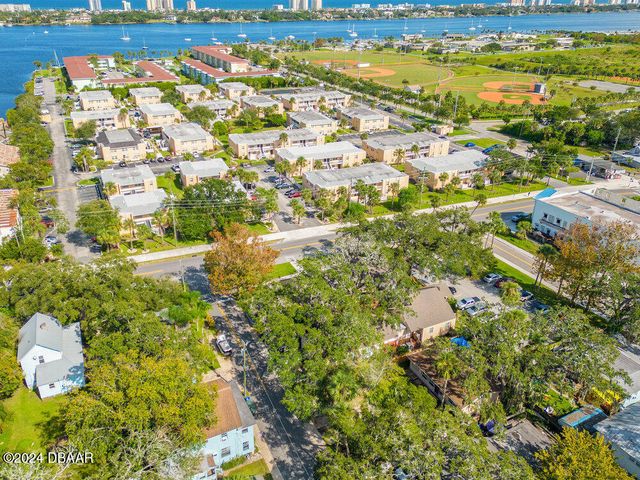 111 Palm Place, Daytona Beach, FL 32114