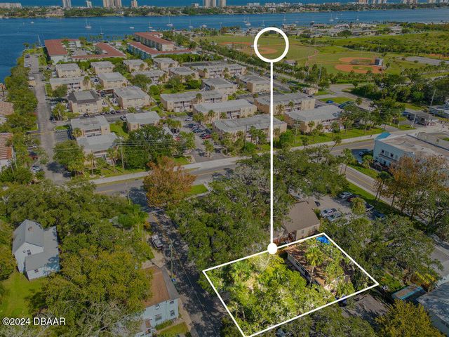 111 Palm Place, Daytona Beach, FL 32114