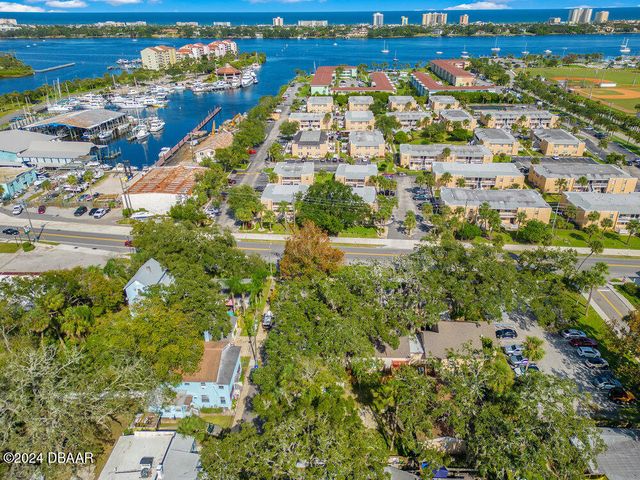 111 Palm Place, Daytona Beach, FL 32114