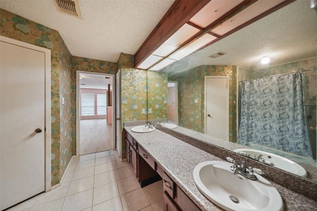 5523 Greenhill Forest Drive, Houston, TX 77088