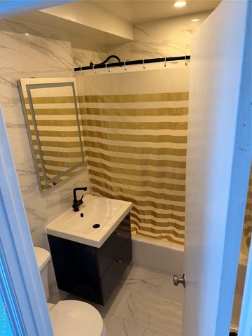 55-12 Main Street 4FL, Flushing, NY 11355