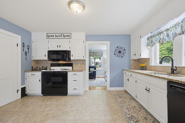 24 Oak St, Medfield, MA 02052
