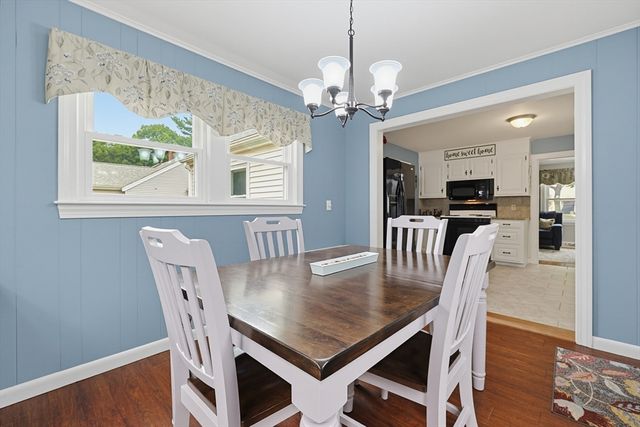 24 Oak St, Medfield, MA 02052