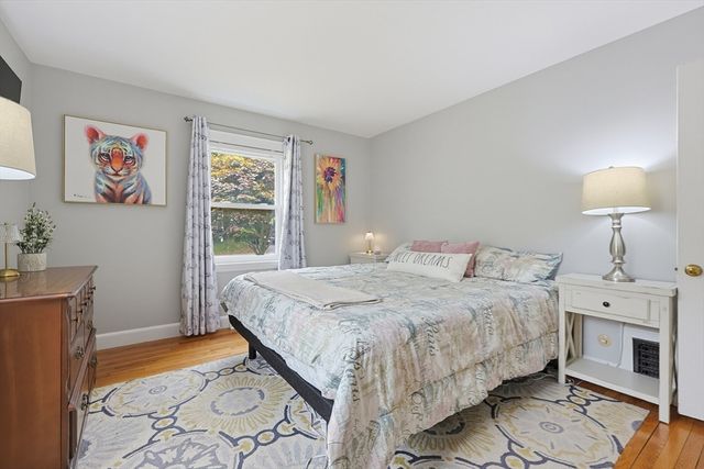 24 Oak St, Medfield, MA 02052
