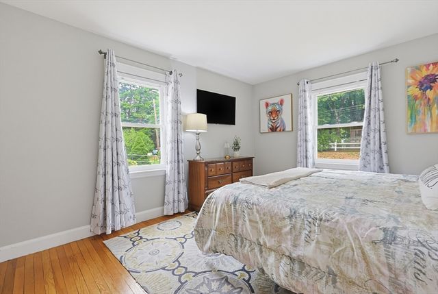 24 Oak St, Medfield, MA 02052