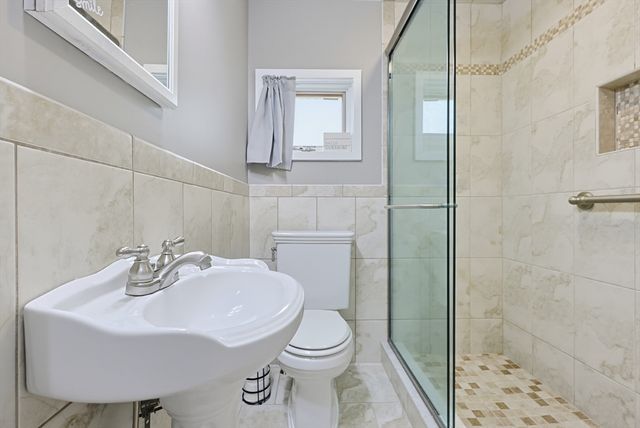 24 Oak St, Medfield, MA 02052