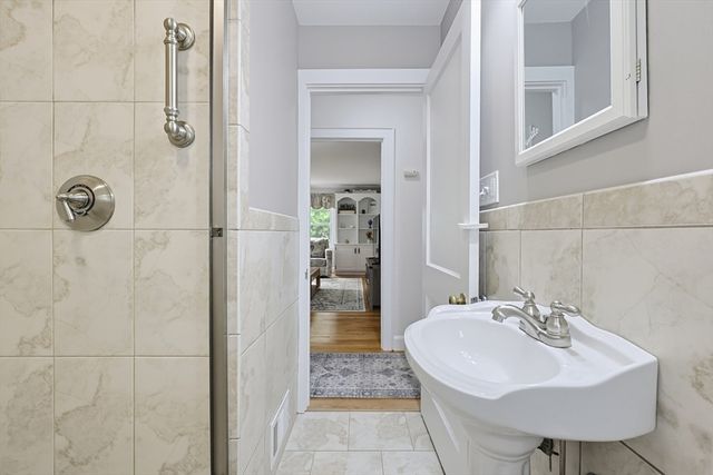 24 Oak St, Medfield, MA 02052