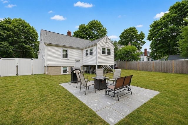 24 Oak St, Medfield, MA 02052