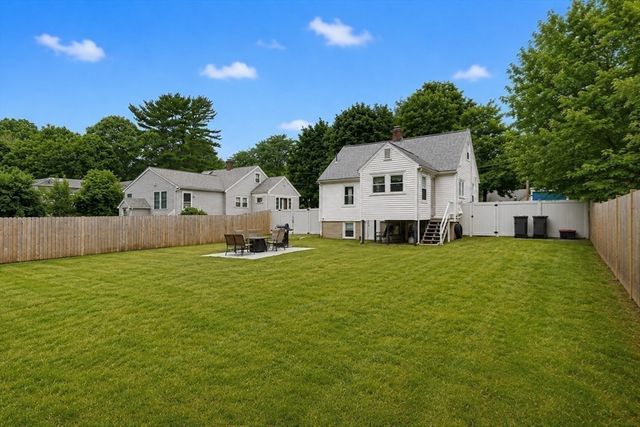 24 Oak St, Medfield, MA 02052
