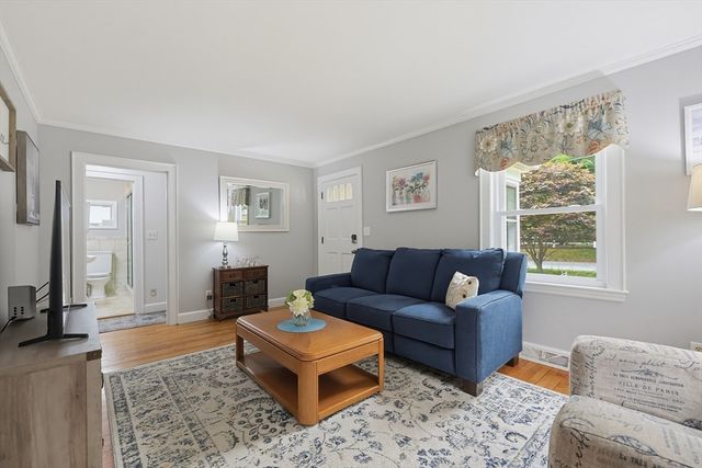 24 Oak St, Medfield, MA 02052