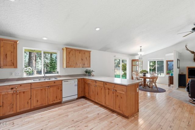 19184 Baker Road, Bend, OR 97702