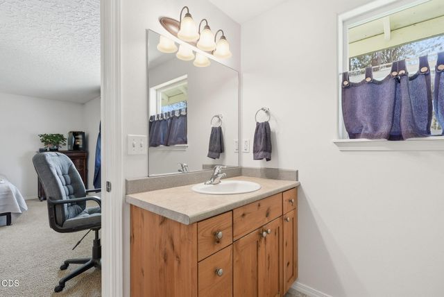 19184 Baker Road, Bend, OR 97702