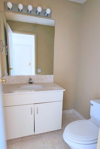 221 E Walton Place 17E, Chicago, IL 60611