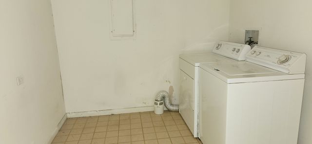 221 E Walton Place 17E, Chicago, IL 60611