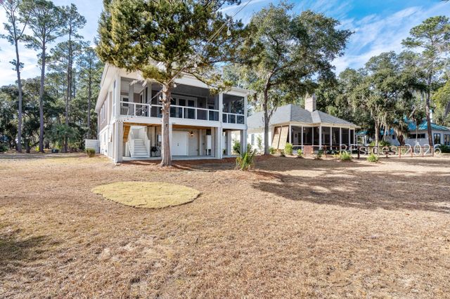 45 Cameroon Dr, Beaufort, SC 29907
