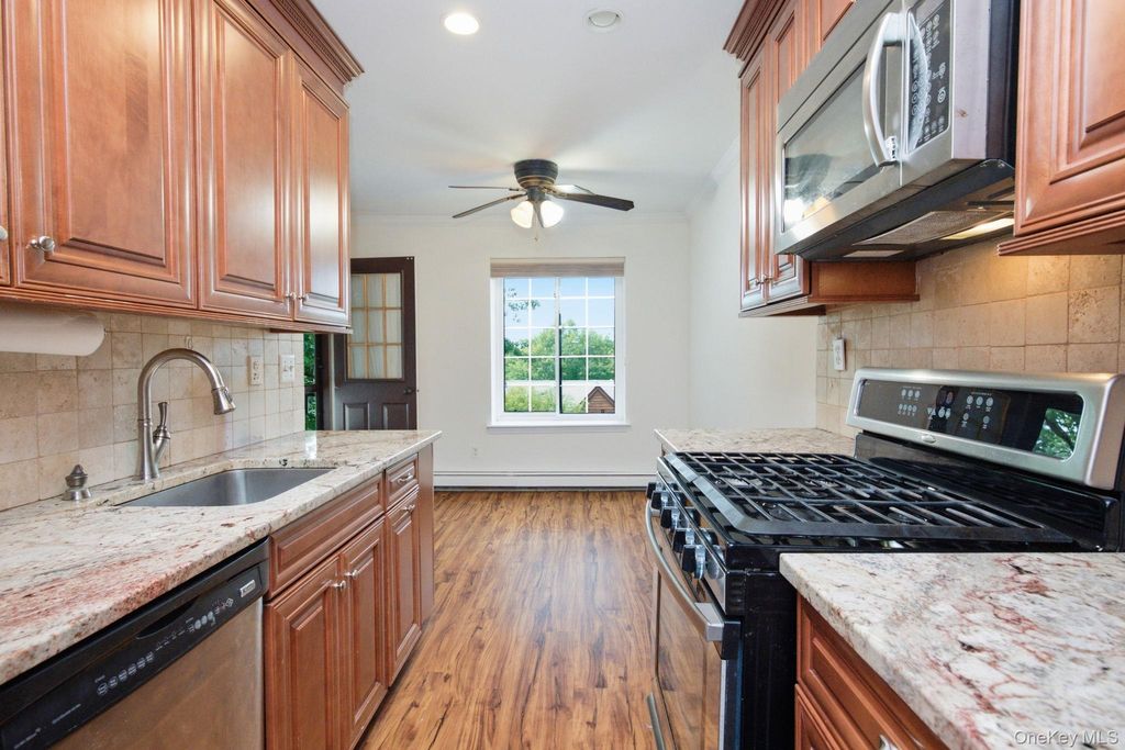 66 Foxwood Circle, Mount Kisco, NY 10549 — photo 3