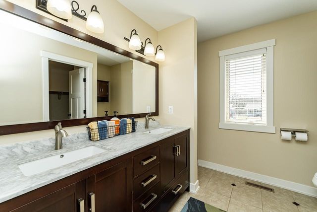 1151 Golfers Court SE, Rochester, MN 55904