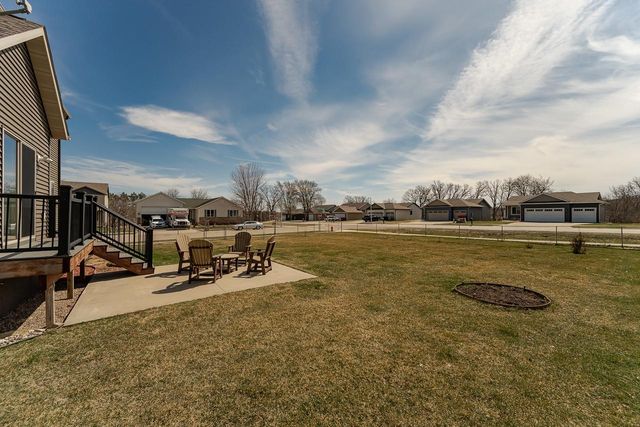 1151 Golfers Court SE, Rochester, MN 55904