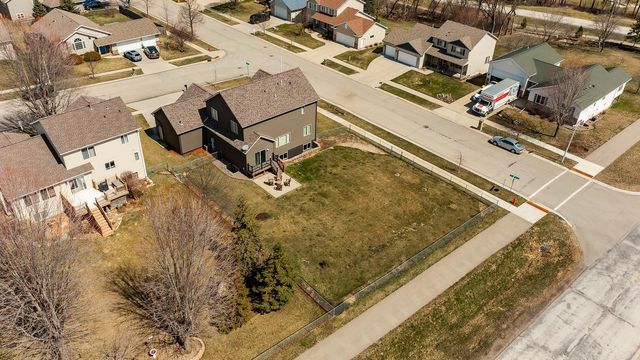 1151 Golfers Court SE, Rochester, MN 55904