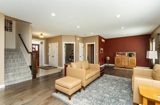 1151 Golfers Court SE, Rochester, MN 55904