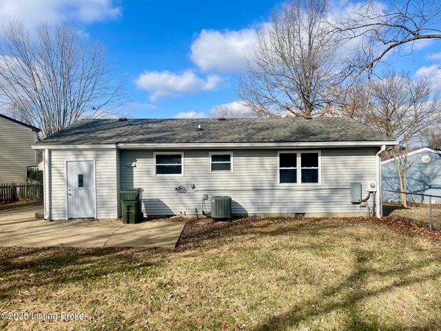 7220 Harborton Way, Louisville, KY 40228