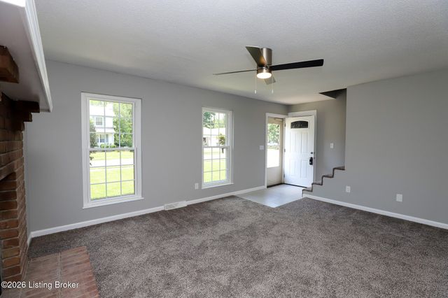 411 College View Dr, Elizabethtown, KY 42701