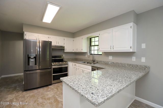 411 College View Dr, Elizabethtown, KY 42701